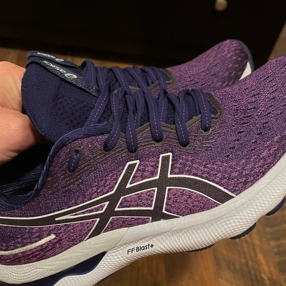 EUC Asics Women’s Gel-Nimbus 24 Purple/Light Blue Size 8.5 - Picture 9 of 12